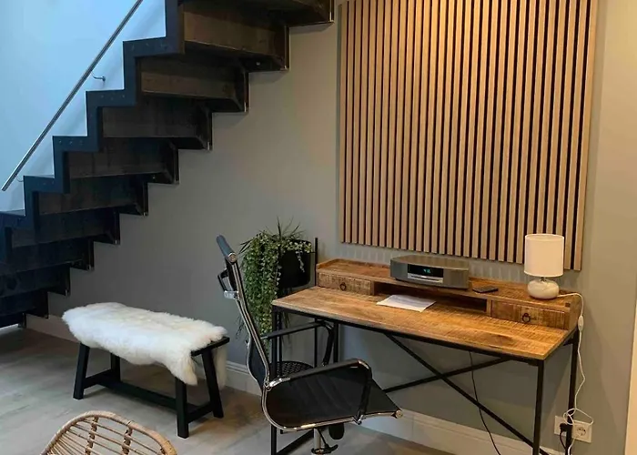 Designer Loft With Terrace ノイス